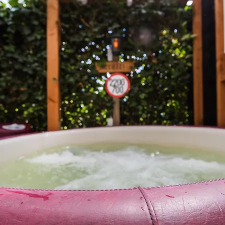 Luxe With Outside Jacuzzi&sauna * Apeldoorn