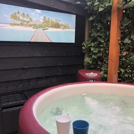 Luxe Wellness With Jacuzzi And Sauna *