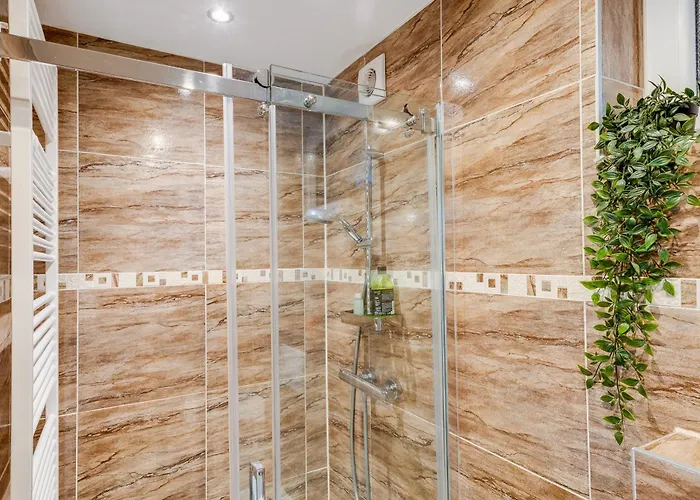 Luxe Wellness With Jacuzzi And Sauna *