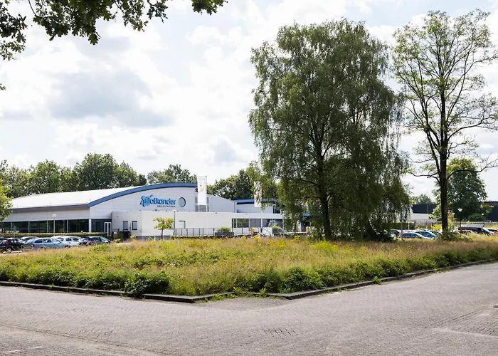 Luxe Wellness With Jacuzzi And Sauna